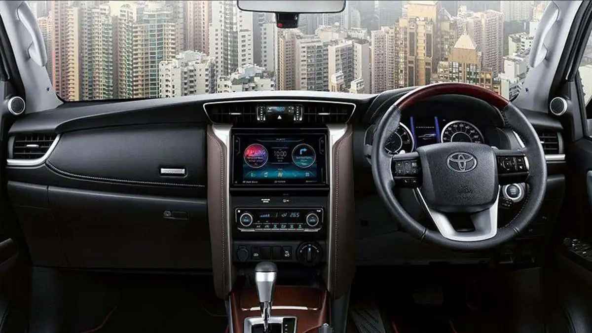 Dashboard Fortuner VRZ Rental Mobil Bandung