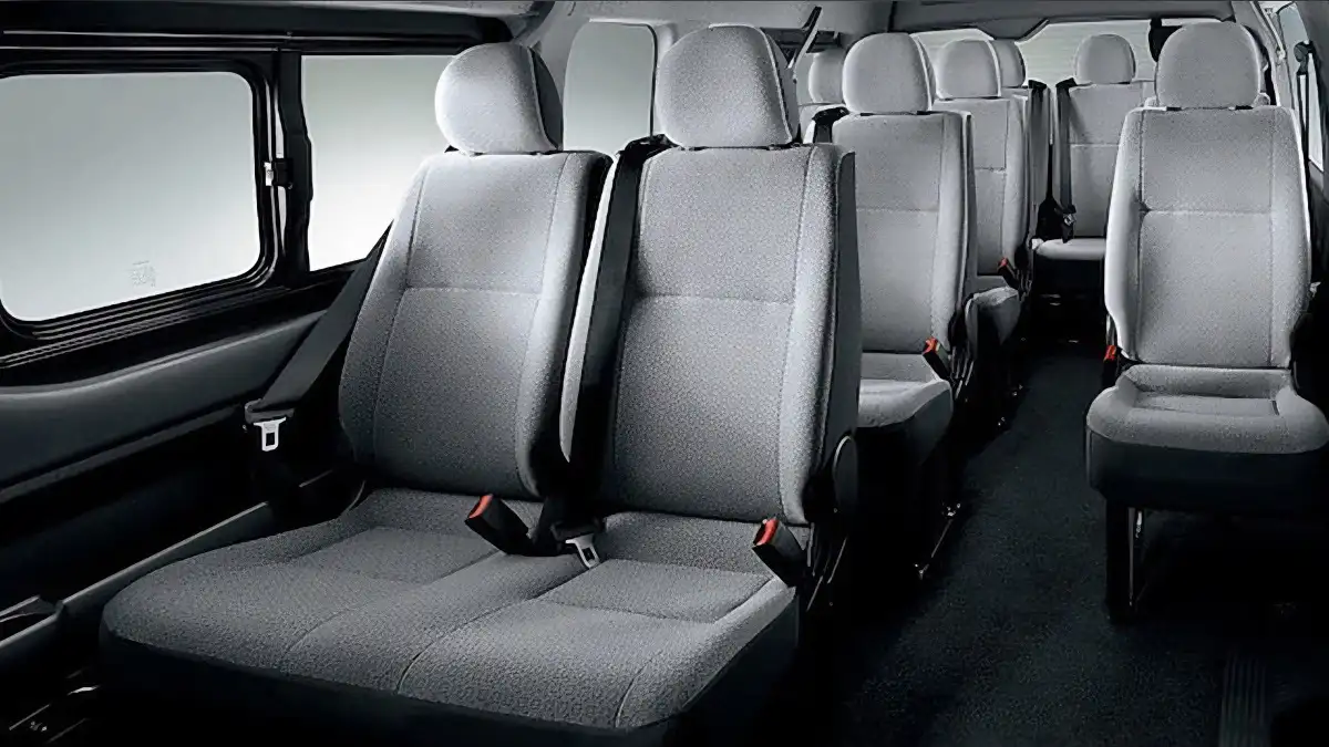 Interior Hiace Commuter Rental Mobil Bandung