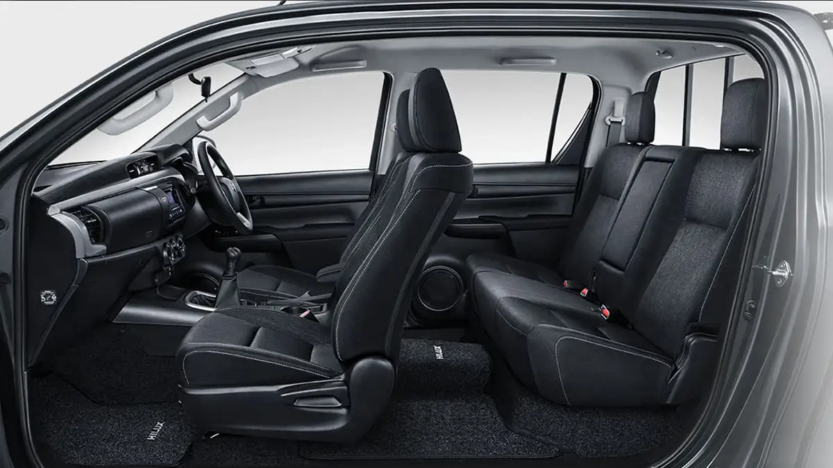 Interior Hilux Double Cabin Rental Mobil Bandung