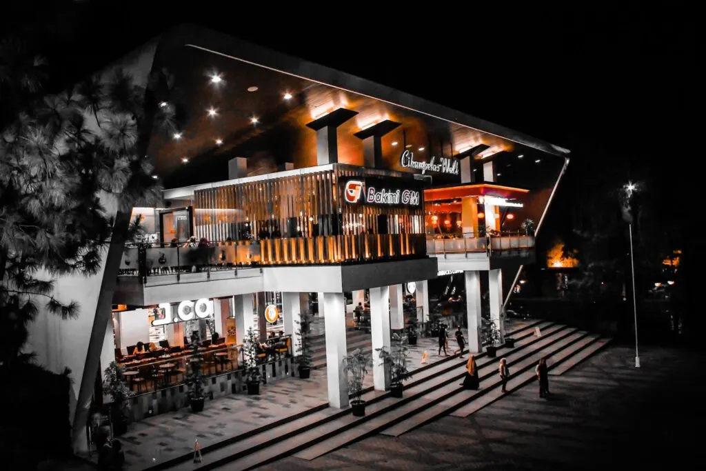 Cihampelas Walk Rental Mobil Bandung