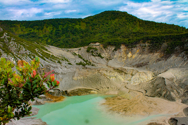 Tangkuban Perahu