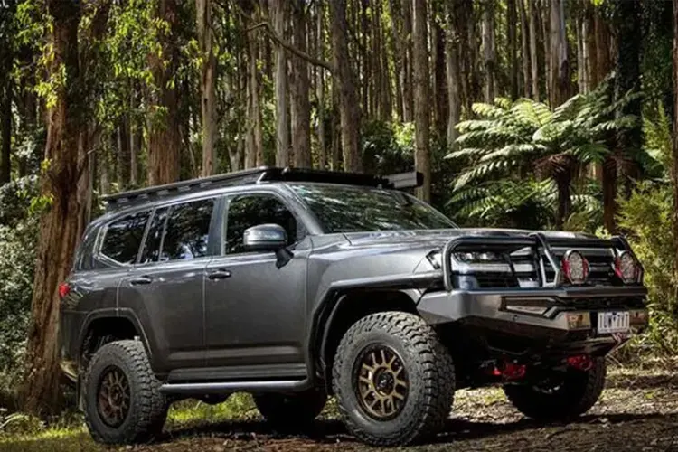 Wisata Curug Layung Bandung dengan Mobil SUV Rush