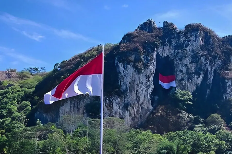 Rental Mobil Bandung Tebing Gunung Hawu