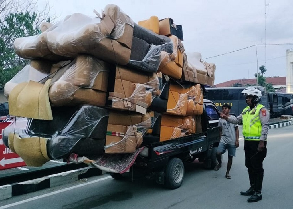 Rental Mobil Pickup Untuk Muatan Berlebih
