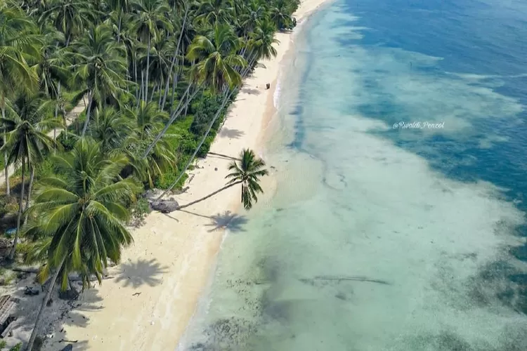 Rental Mobil Pontianak ke Pantai Pasir Panjang