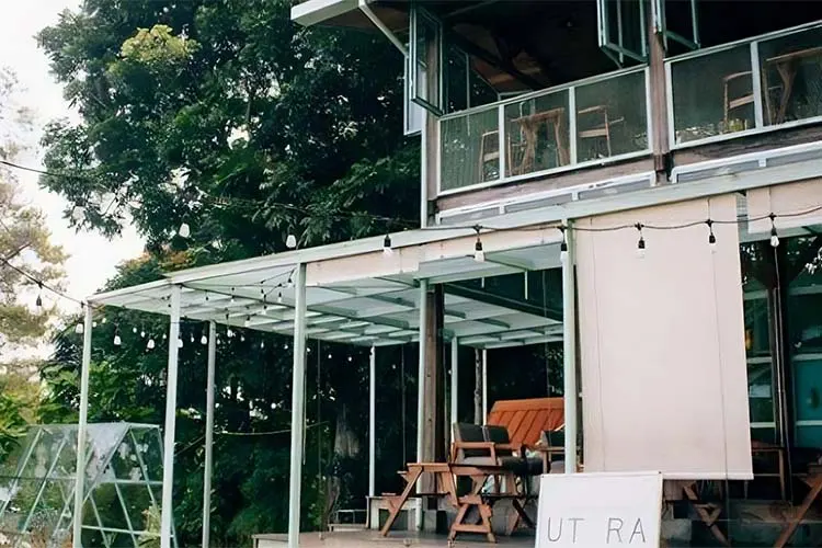 Rental Mobil Terjangkau Bandung ke Utara Cafe