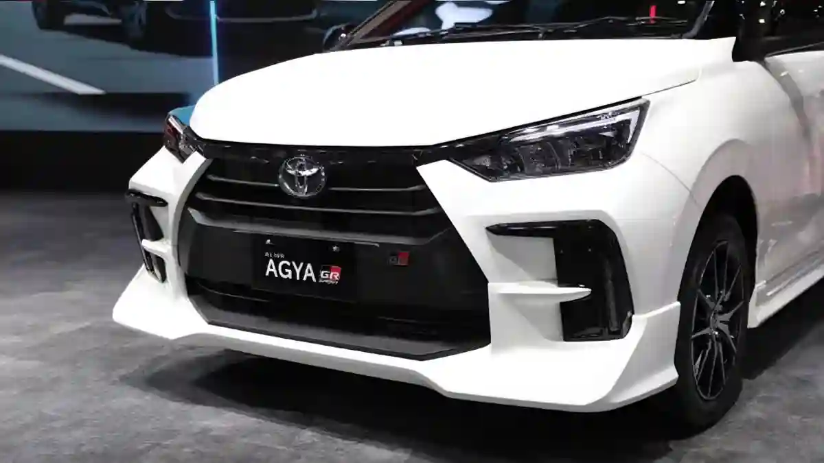 Eksterior Agya Rental Mobil Surabaya