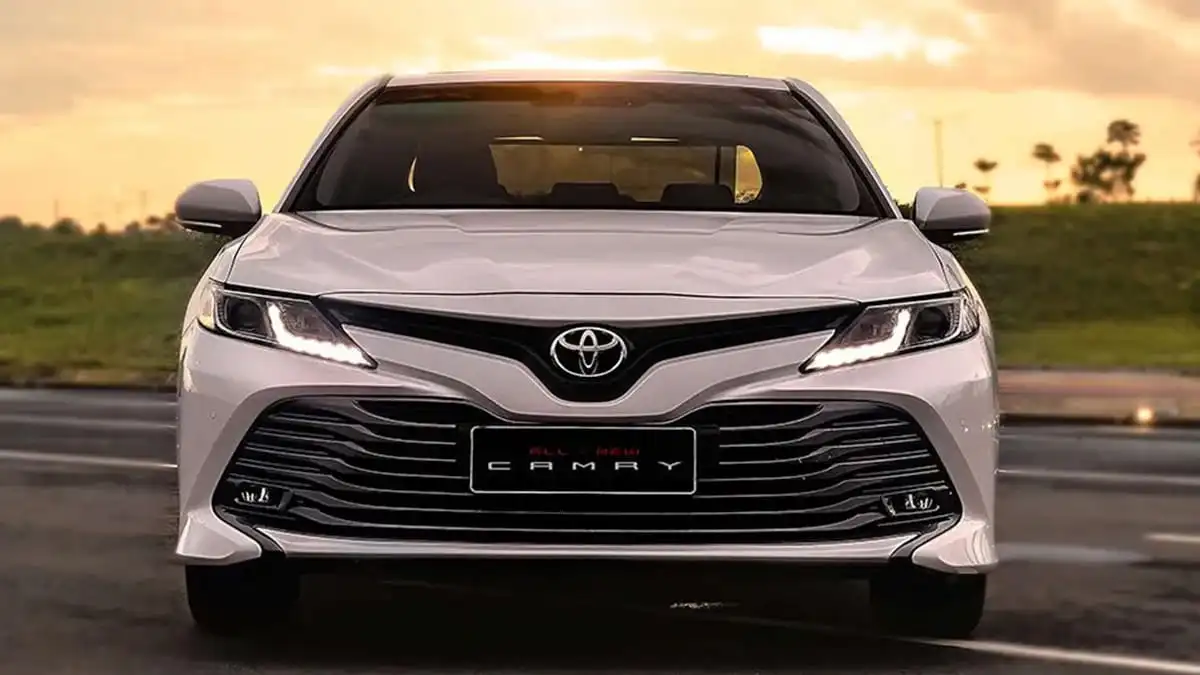 Eksterior Camry Rental Mobil Surabaya