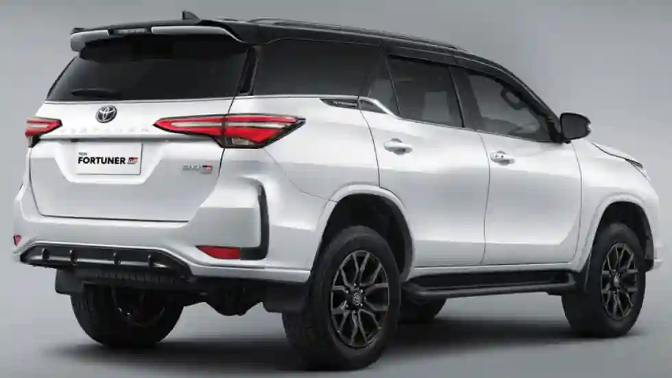 Eksterior Fortuner GR Rental Mobil Surabaya Eksterior Fortuner GR Rental Mobil Surabaya