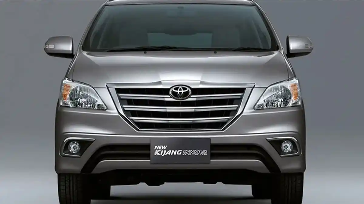 Eksterior Grand New Innova Rental Mobil Solo