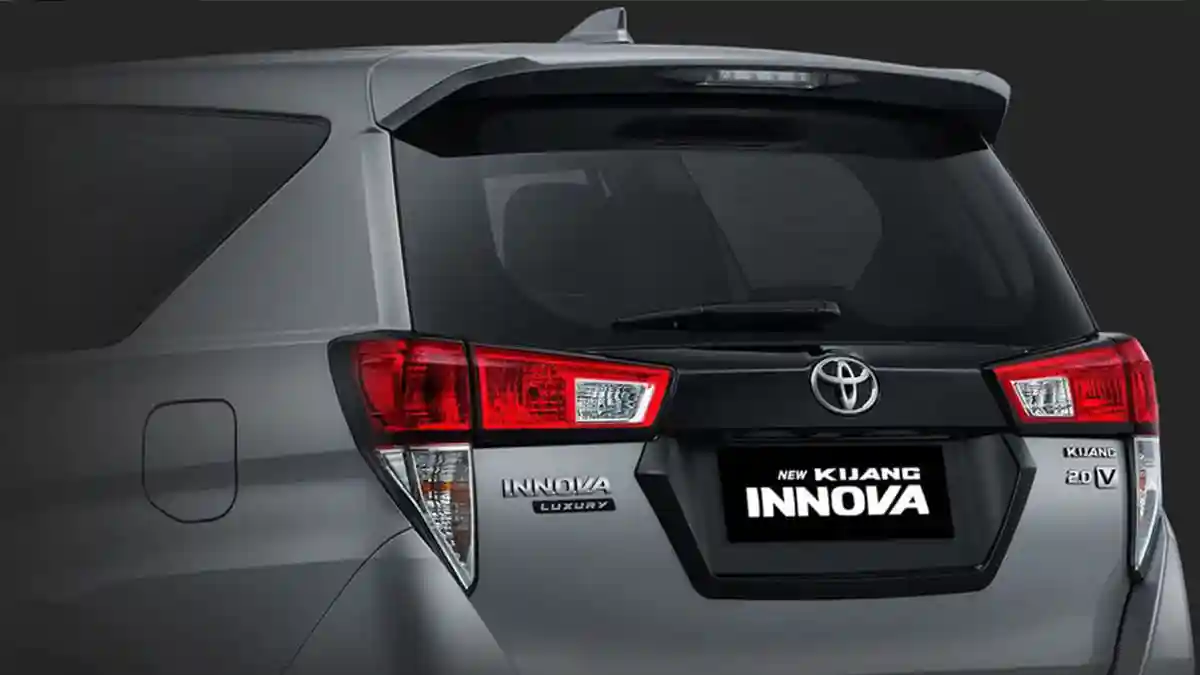 Eksterior Innova Reborn Rental Mobil Surabaya