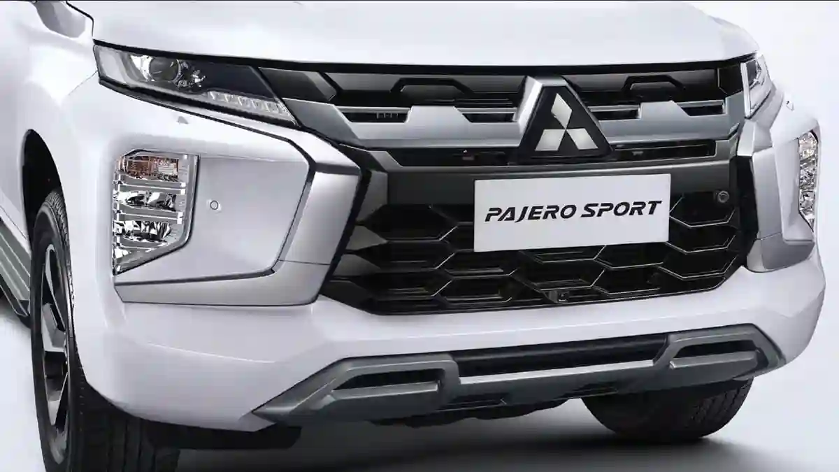 Eksterior Pajero Sport Rental Mobil Surabaya