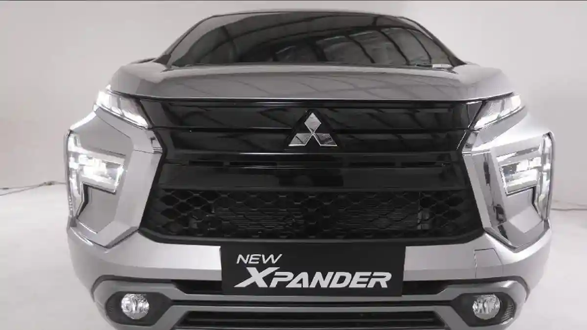 Eksterior Xpander Rental Mobil Surabaya