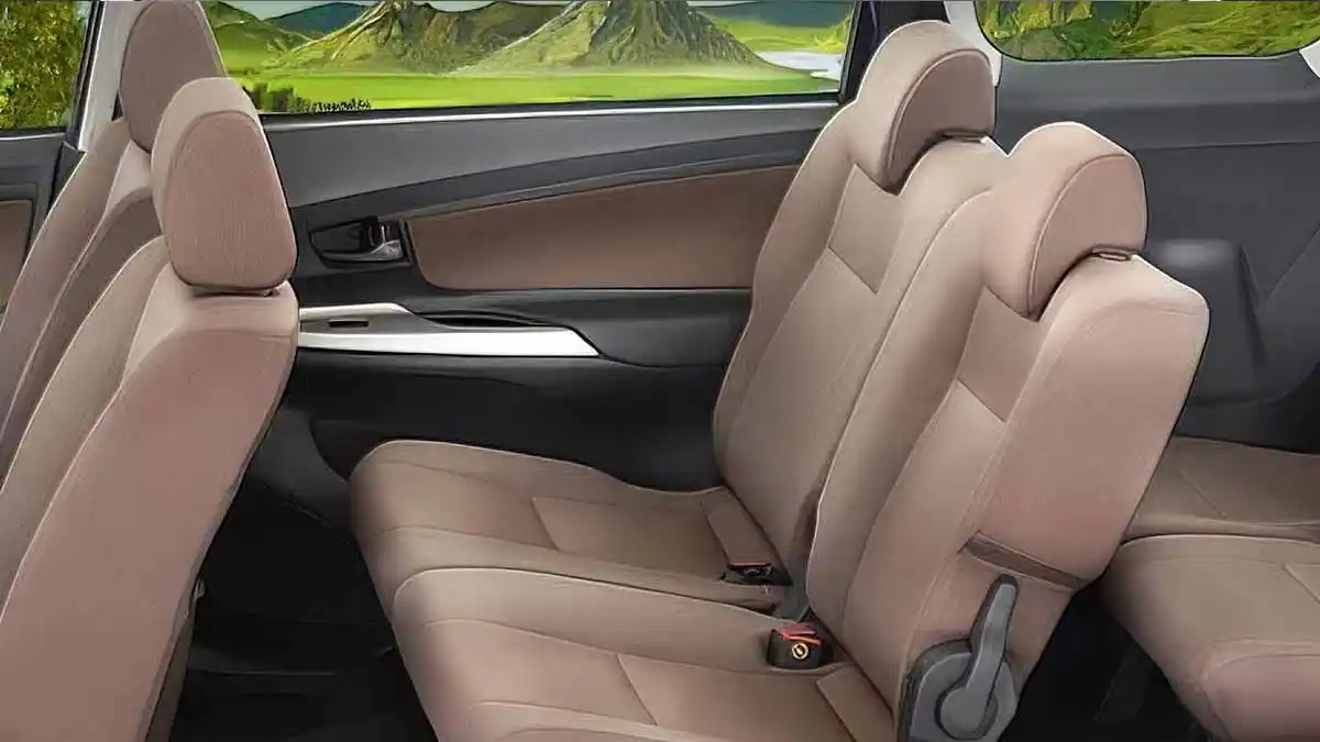 Interior Daihatsu Xenia Rental Mobil Surabaya