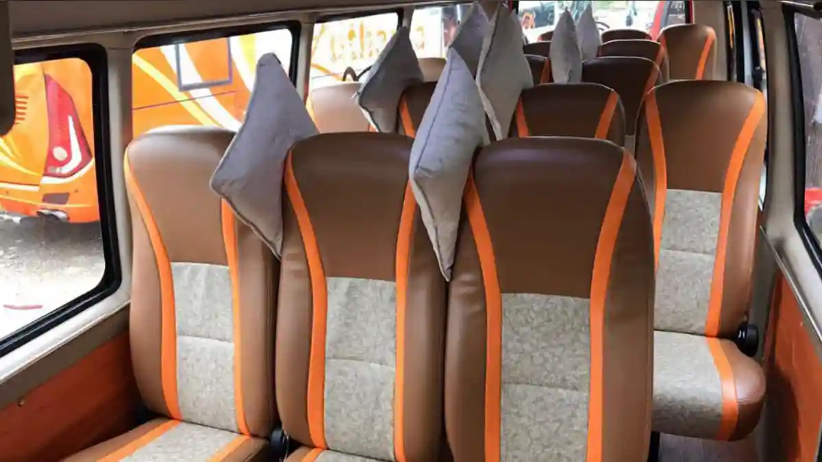 Interior Elf Long Rental Mobil Tangerang Interior Elf Long Rental Mobil Tangerang