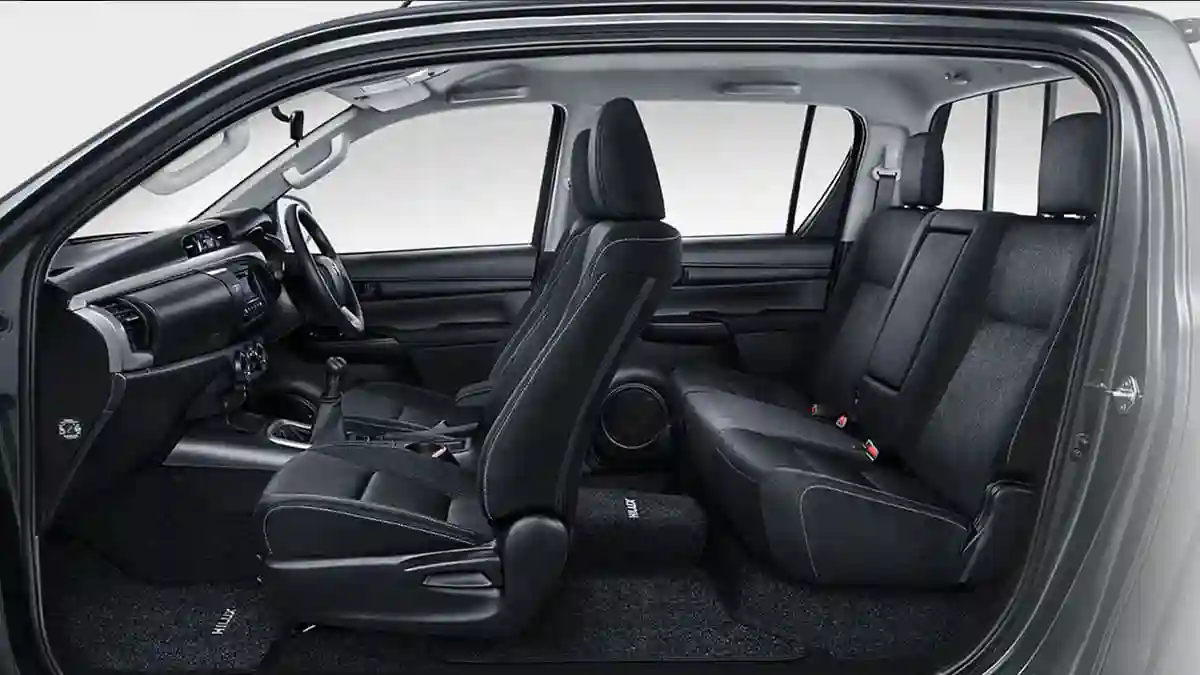 Interior Hilux Double Cabin Rental Mobil Surabaya