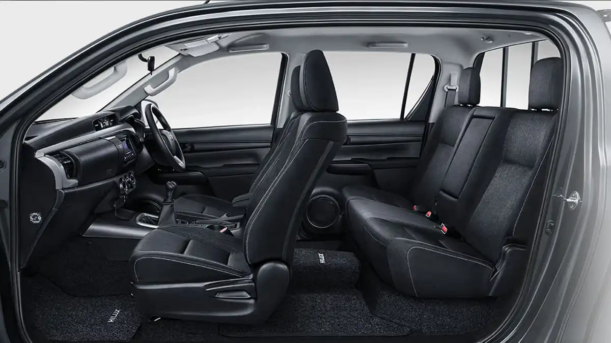 Interior Hilux Double Cabin Rental Mobil Tangerang