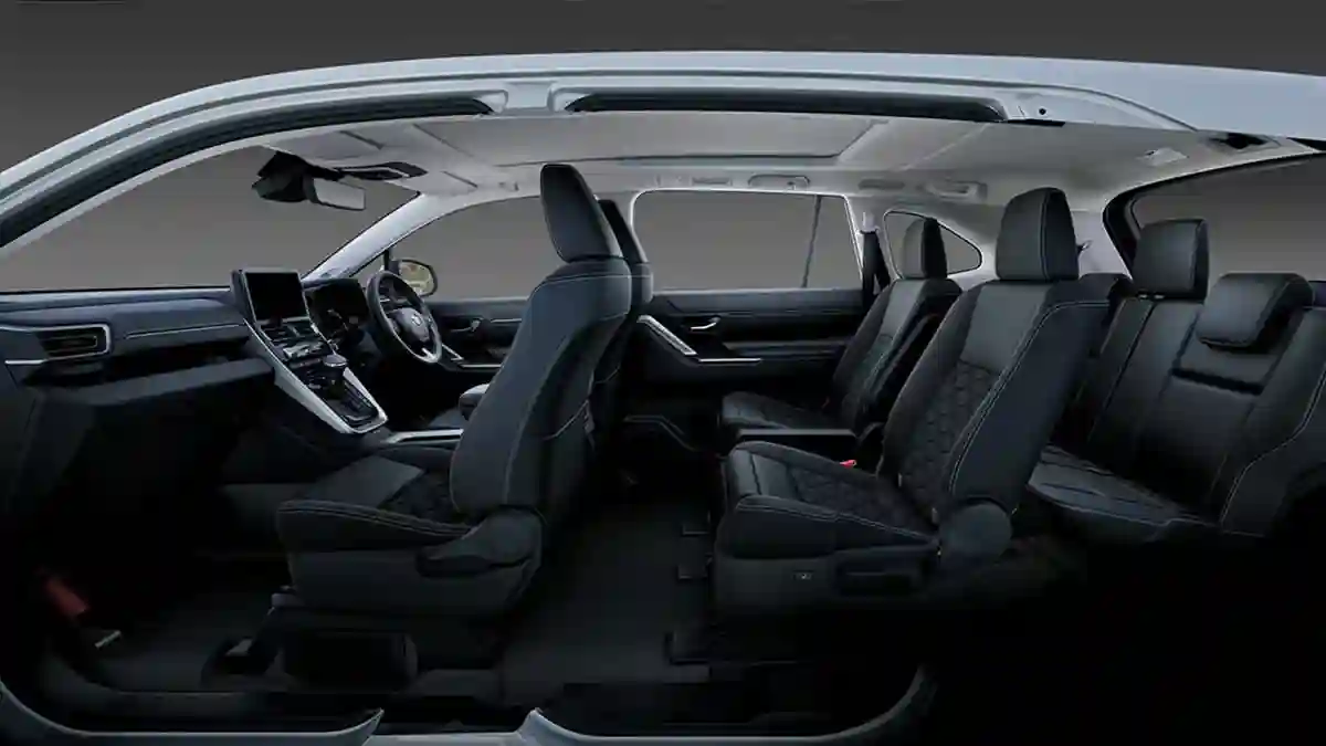 Interior Innova Zenix Q Hybrid Rental Mobil Surabaya