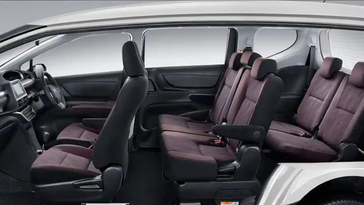 Interior Sienta Rental Mobil Solo