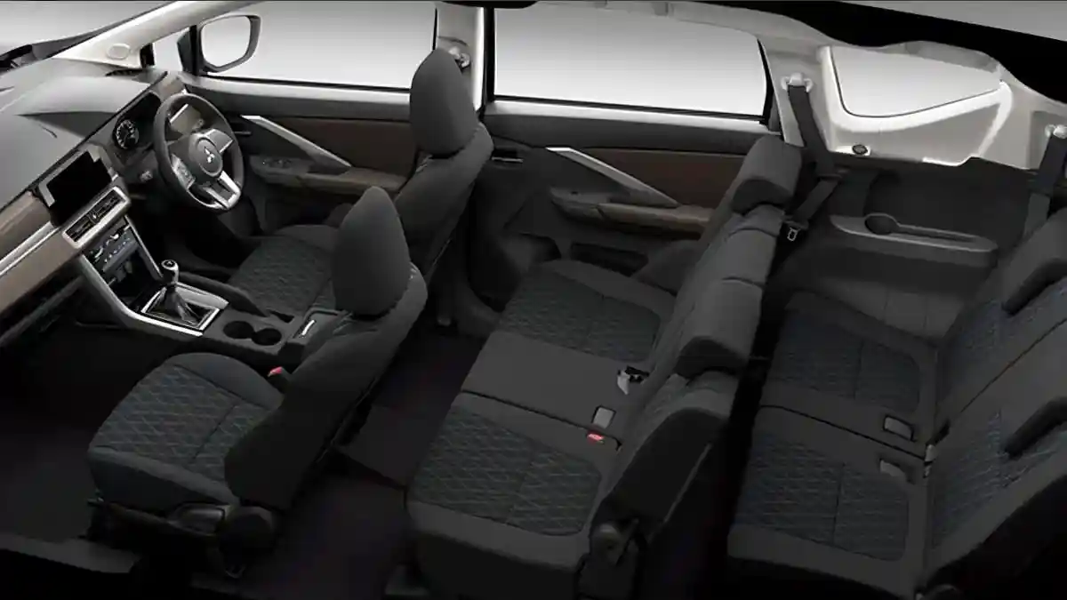 Interior Xpander Rental Mobil Surabaya
