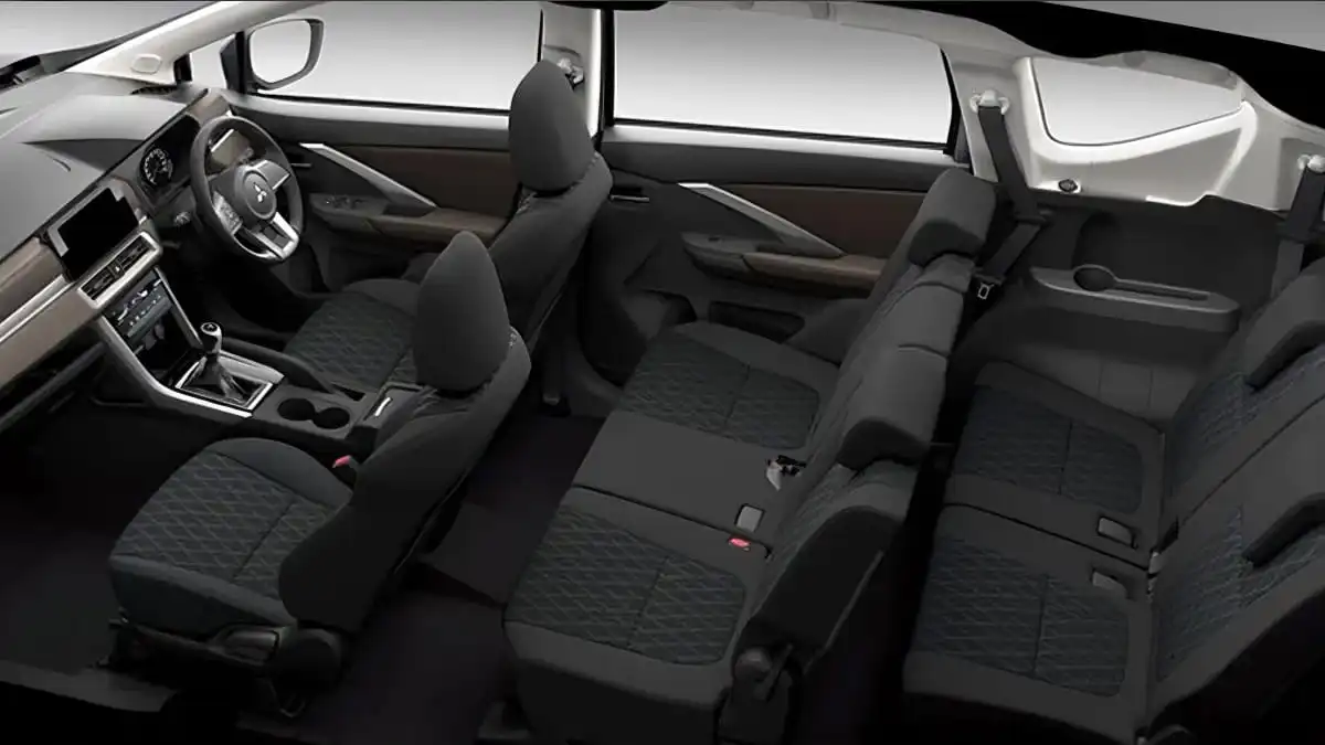 Interior Xpander Rental Mobil Tangerang