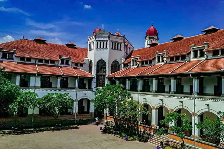 Lawang Sewu Rental Mobil