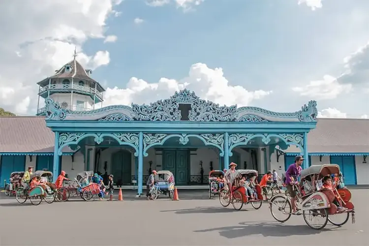 Sewa Mobil Solo ke Keraton Surakarta