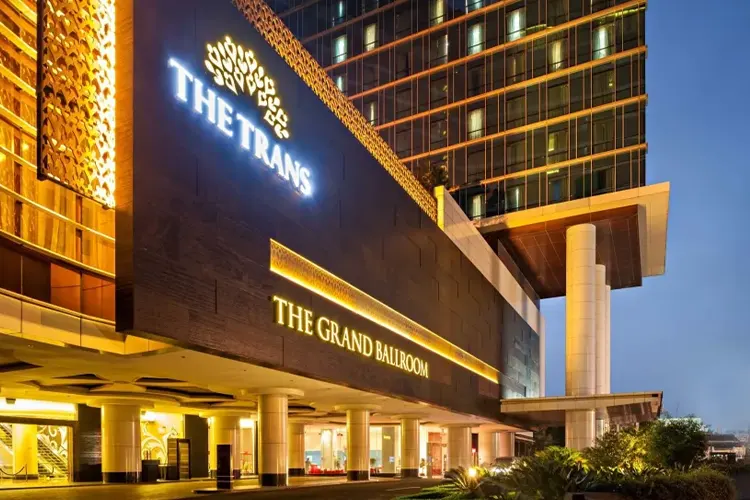 Rental Mobil Bandung ke The Trans Luxury Hotel