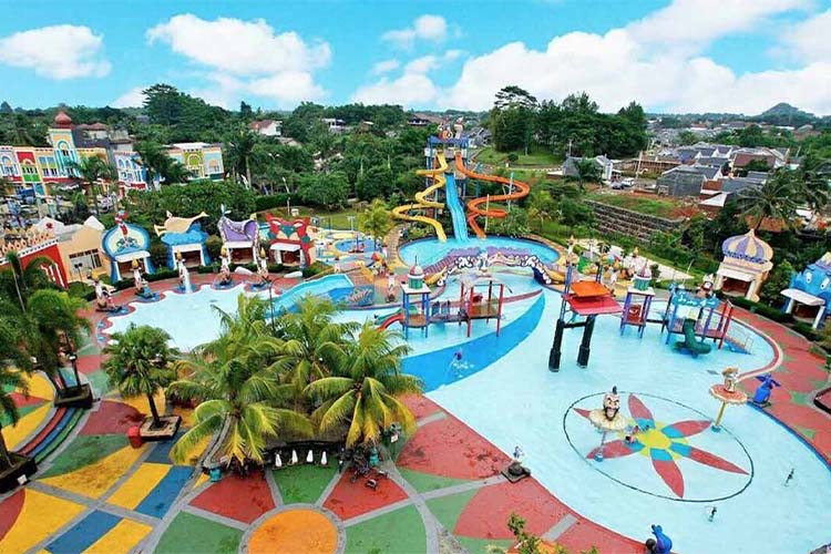 Rental Mobil ke Depok Fantasi Waterpark