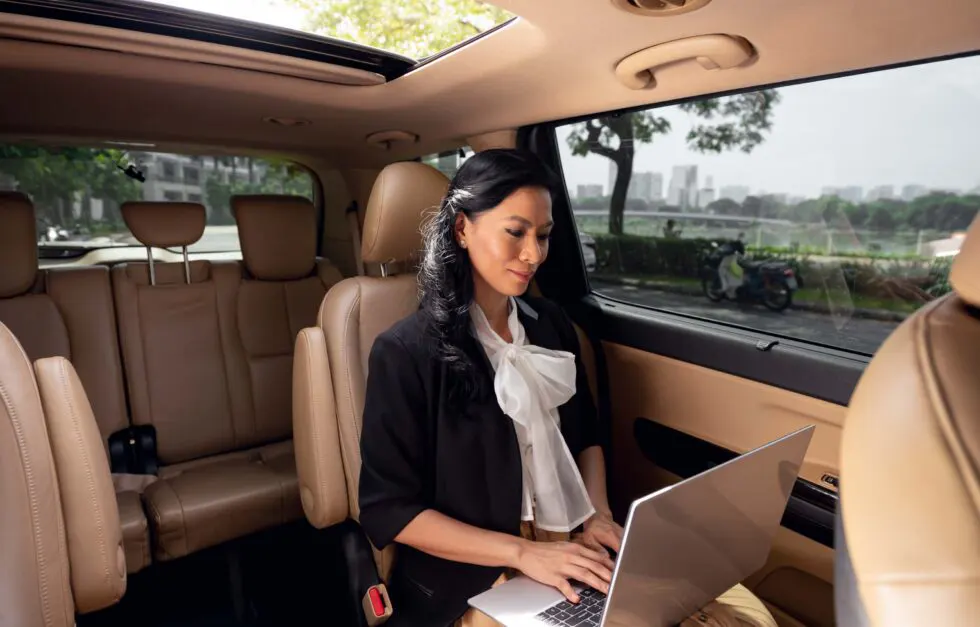 Fasilitas Rental Mobil Luxury di Bandung