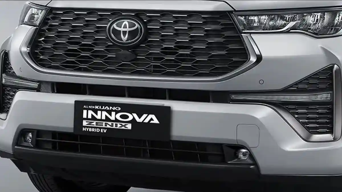 Eksterior Innova Zenix G Rental Mobil Solo