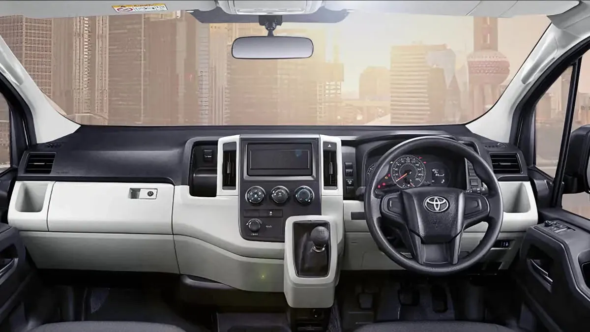 Dashboard Hiace Commuter Rental Mobil Padalarang