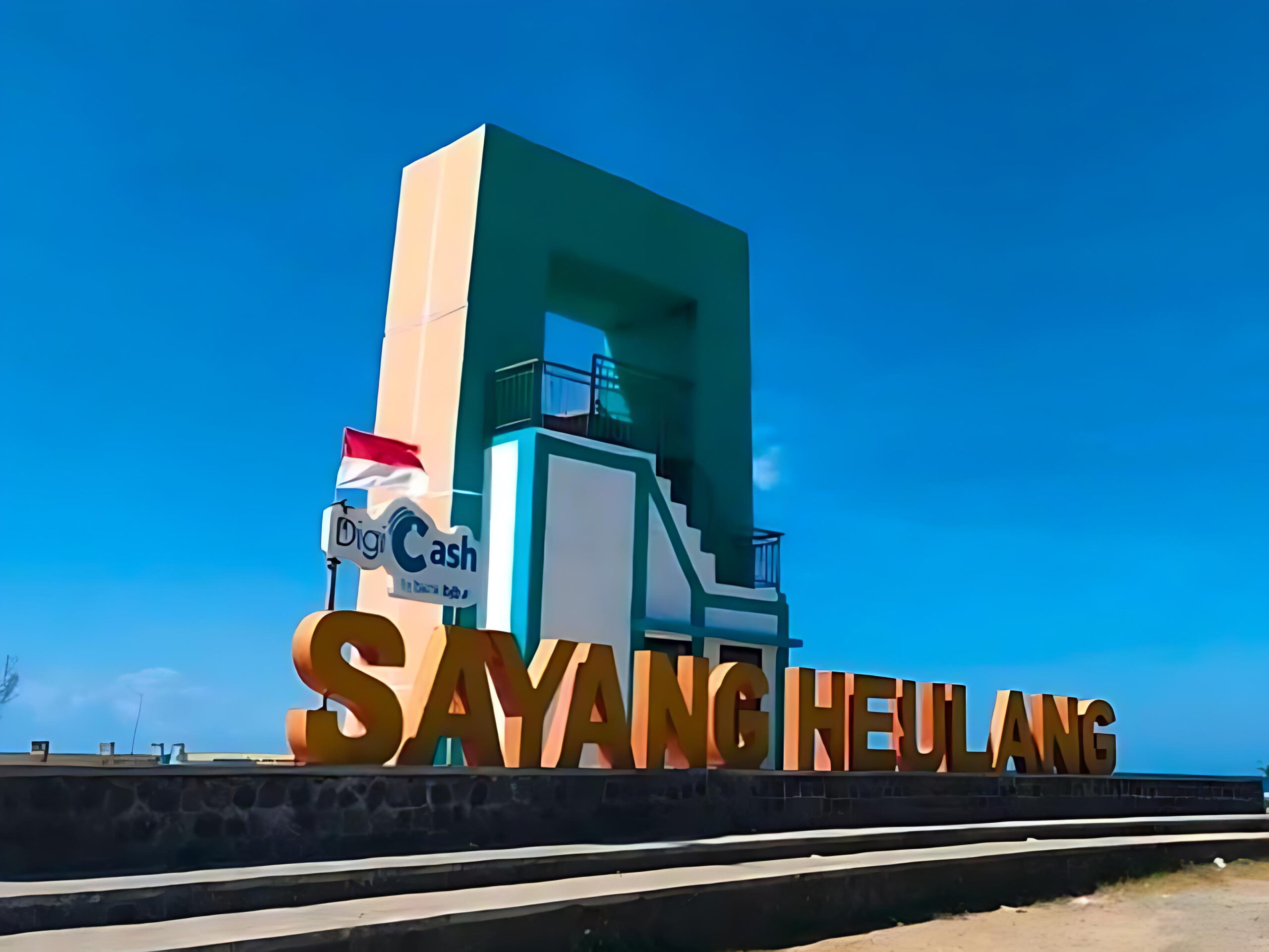 Pantai Sayang Heulang Garut Selatan Rental Mobil
