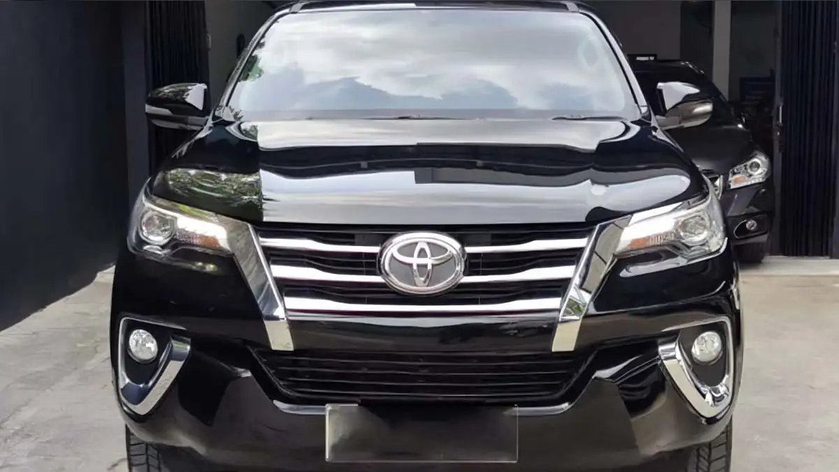 Eksterior Fortuner VRZ Rental Mobil KBP