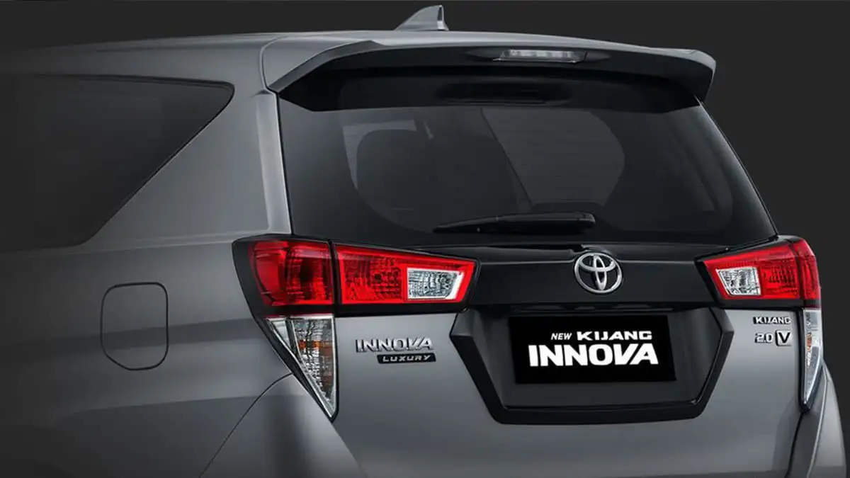 Eksterior Innova Reborn Rental Mobil KBP