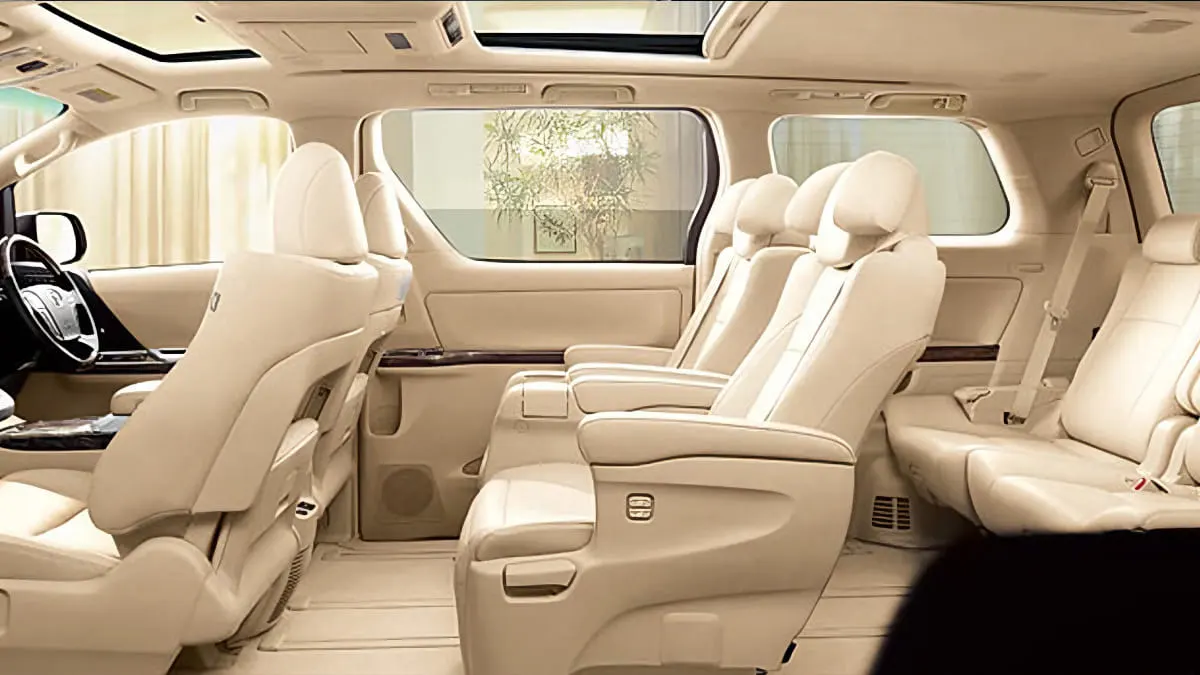 Interior Alphard Facelift Rental Mobil KBP