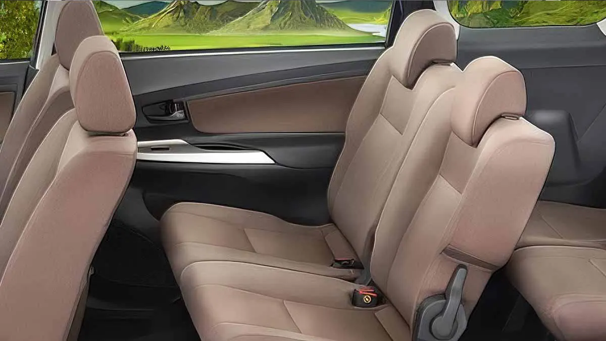 Interior Daihatsu Xenia Rental Mobil KBP