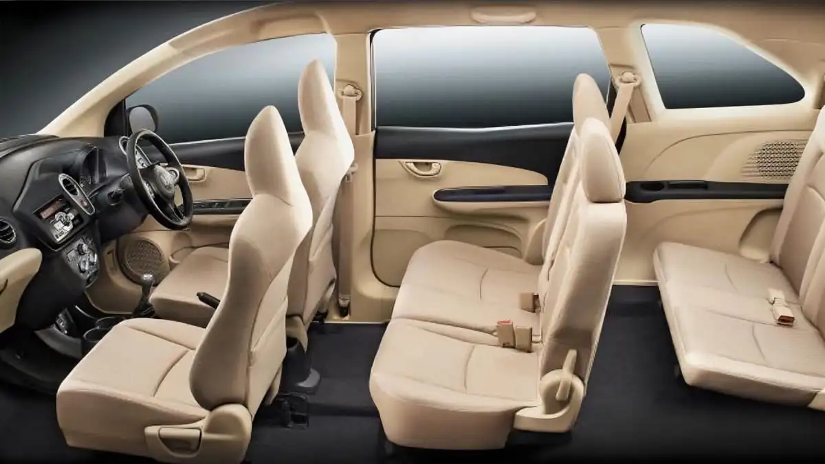 Interior Honda Mobilio Rental Mobil KBP