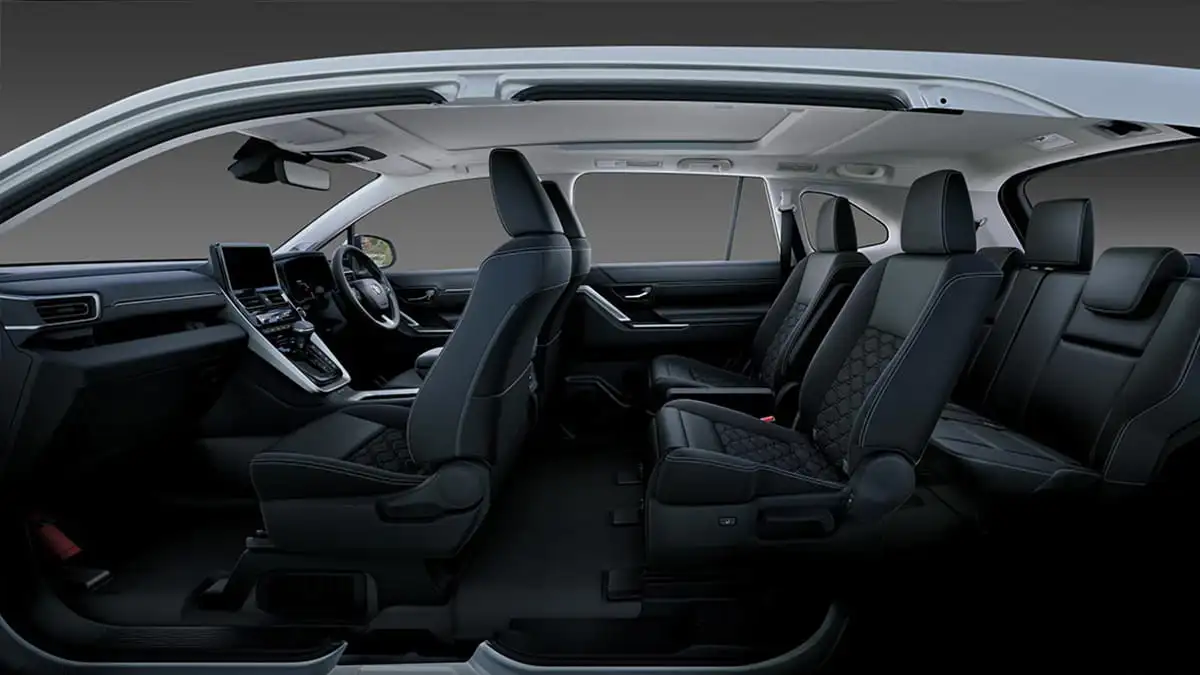 Interior Innova Zenix Q Hybrid Rental Mobil KBP