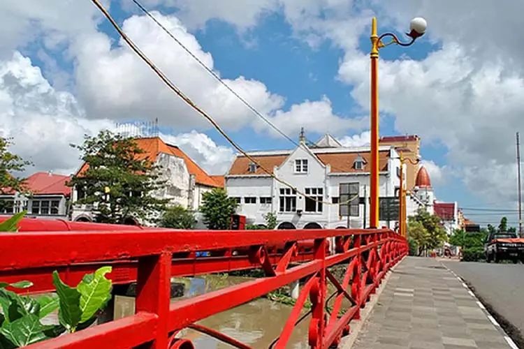 Jembatan Merah Surabaya Rental Mobil