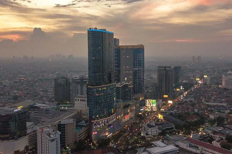 Mall Tunnjungan Plaza Surabaya Rental Mobil