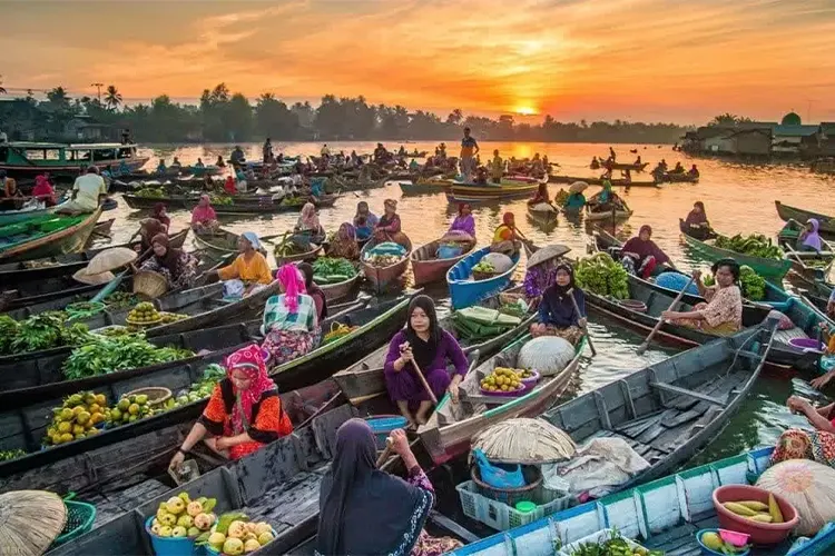 Rental Mobil Banjarmasin ke Pasar Apung Lok Baintan