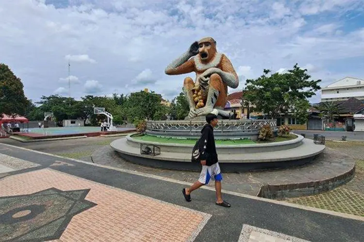 Rental Mobil Banjarmasin ke Taman Maskot Patung Bekantan