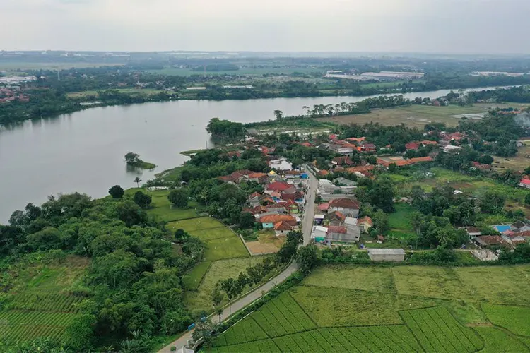 Rental Mobil Karawang ke Danau Cipule