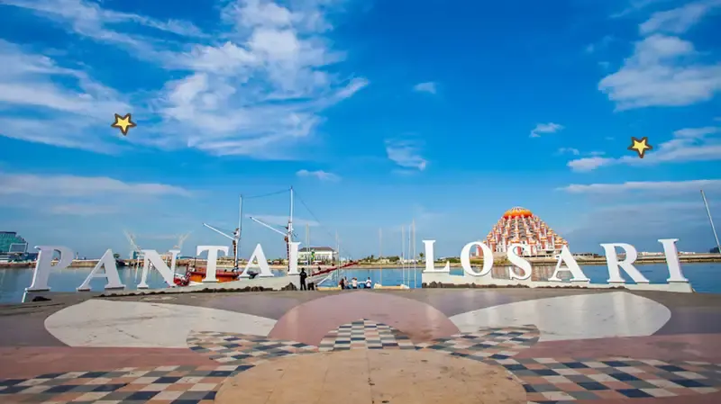 Rental Mobil Makassar ke Pantai Losari Rental Mobil Makassar ke Pantai Losari