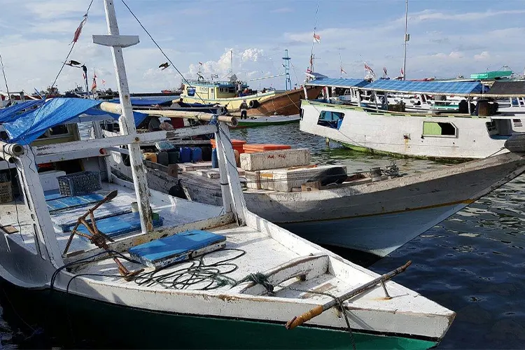 Rental Mobil Makassar ke Paotere Harbour Rental Mobil Makassar ke Paotere Harbour