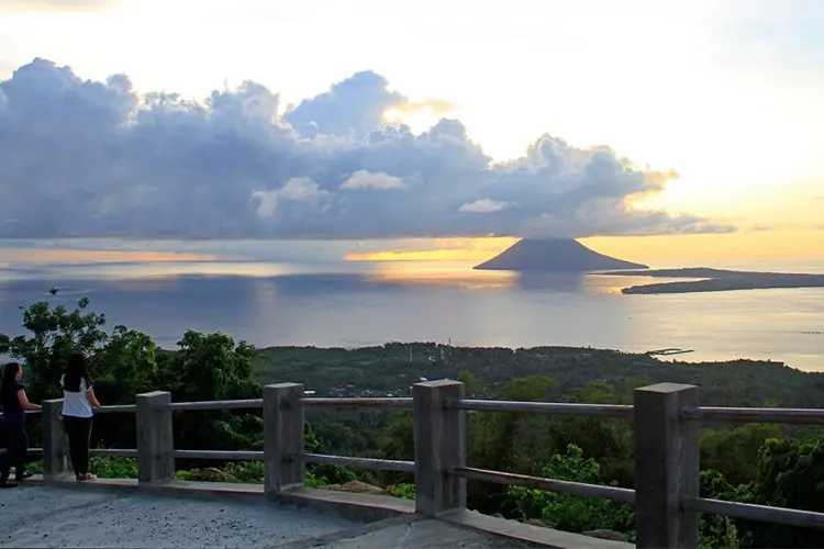 Rental Mobil Manado ke Taman Hutan Raya Gunung Tumpa Rental Mobil Manado ke Taman Hutan Raya Gunung Tumpa