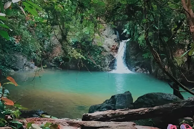Rental Mobil Pekanbaru ke Air Terjun Batu Dinding