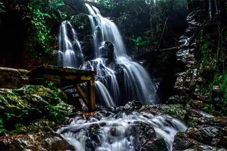 Rental Mobil Pekanbaru ke Air Terjun Guruh Gemurai