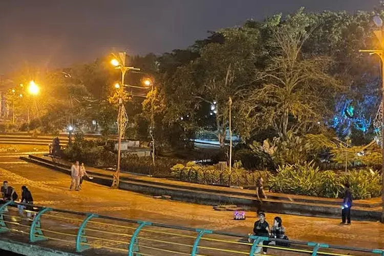 Rental Mobil Pontianak ke Taman Alun Kapuas